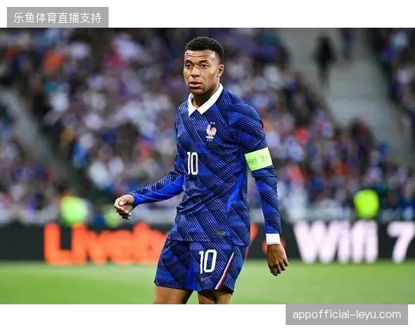 德尚大规模轮换暴露防守默契不足，法国队后防线被科特迪瓦反击战术三次洞穿